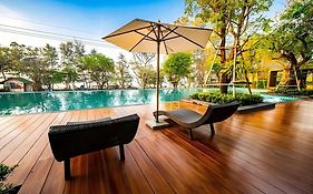ฉัตรนิภา บีช รีสอร์ท (หมอเส็ง)